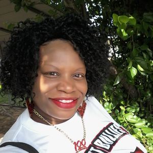 Meet your Posher, Denise
